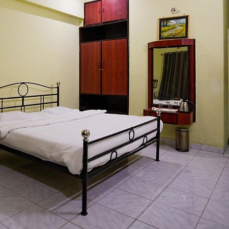 Hotel Girdhar Mahal 印多尔 外观 照片