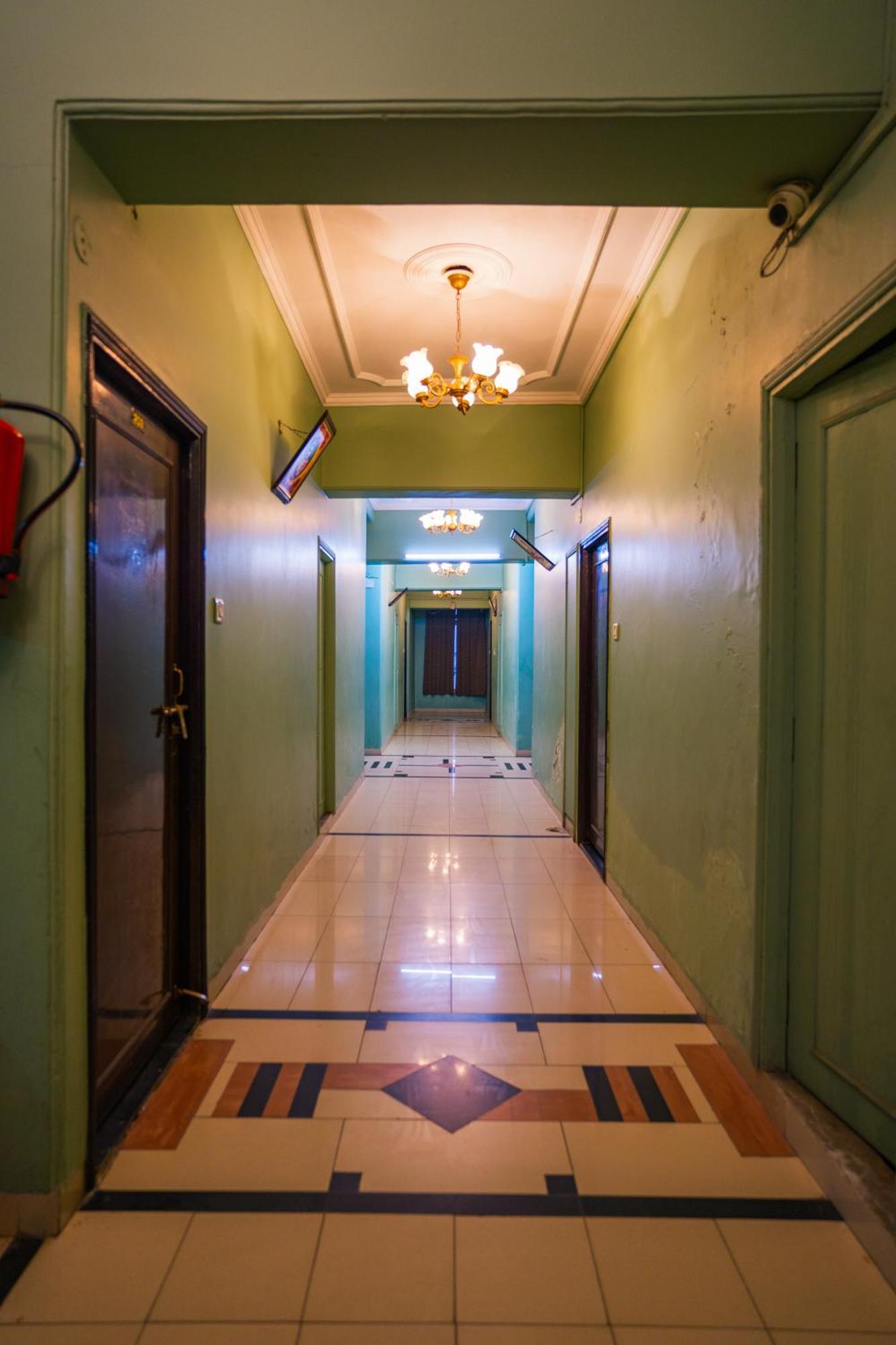 Hotel Girdhar Mahal 印多尔 外观 照片