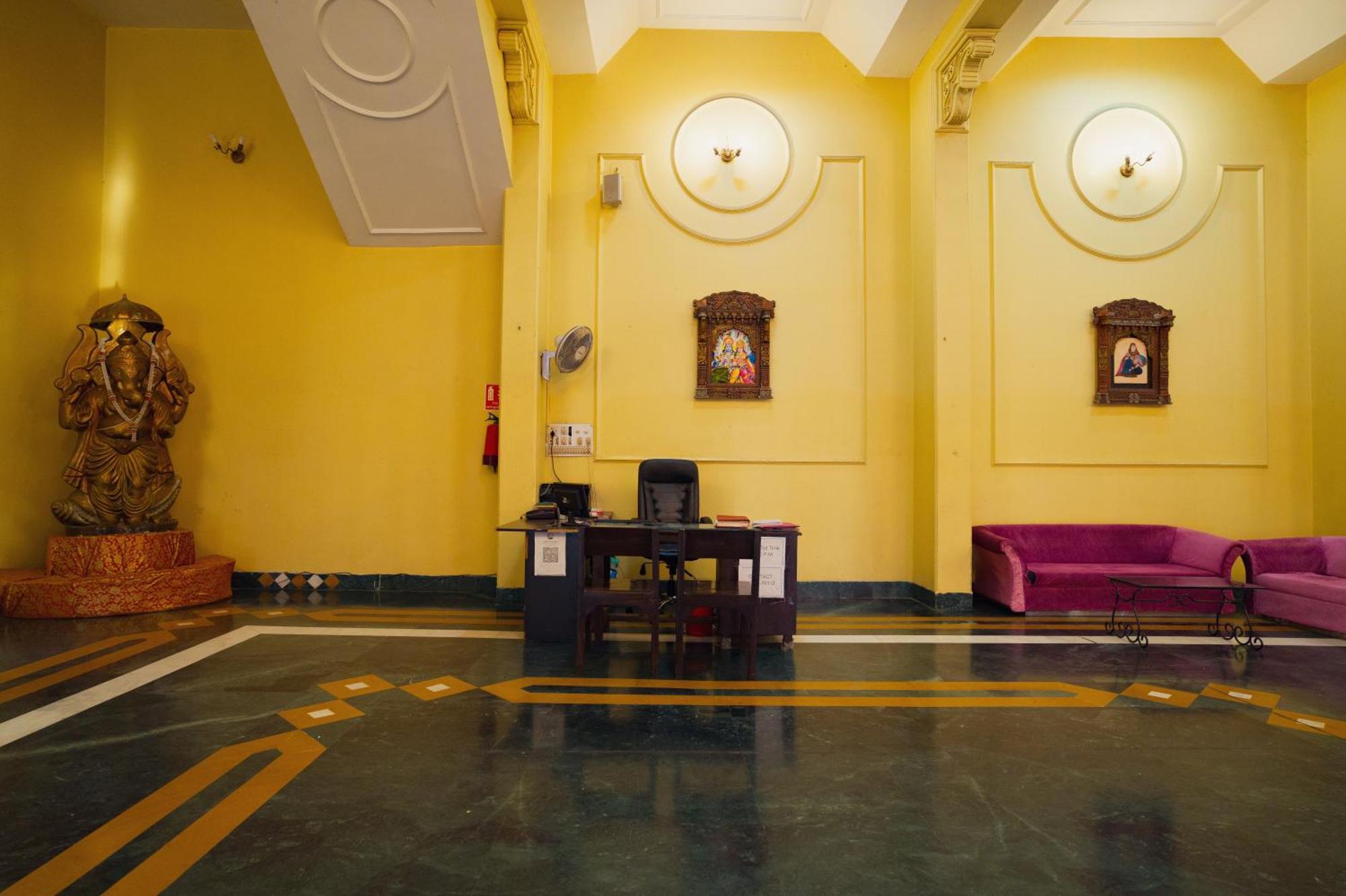 Hotel Girdhar Mahal 印多尔 外观 照片