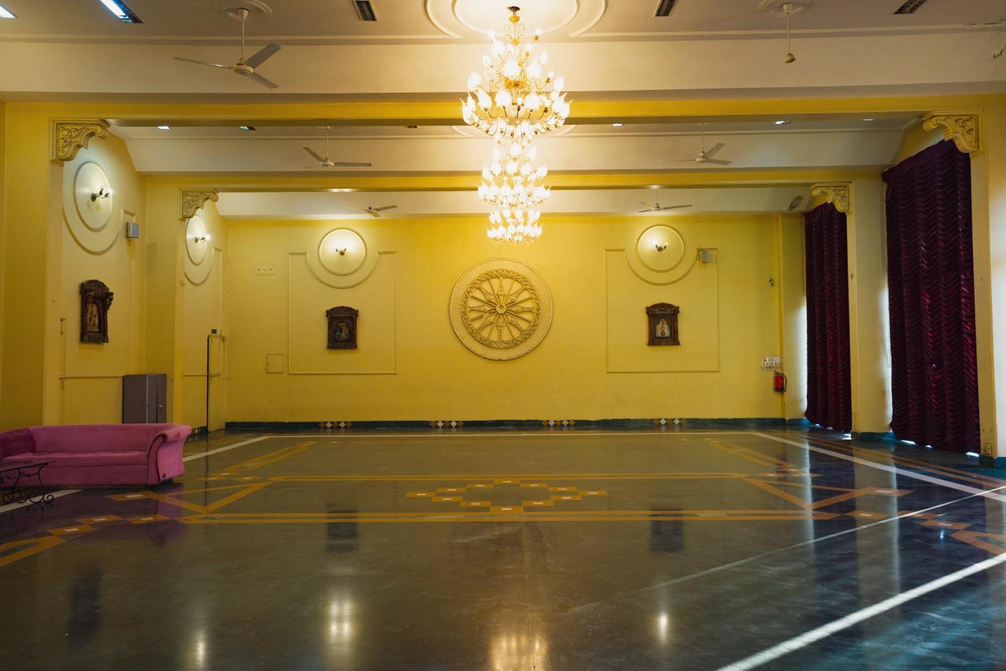 Hotel Girdhar Mahal 印多尔 外观 照片