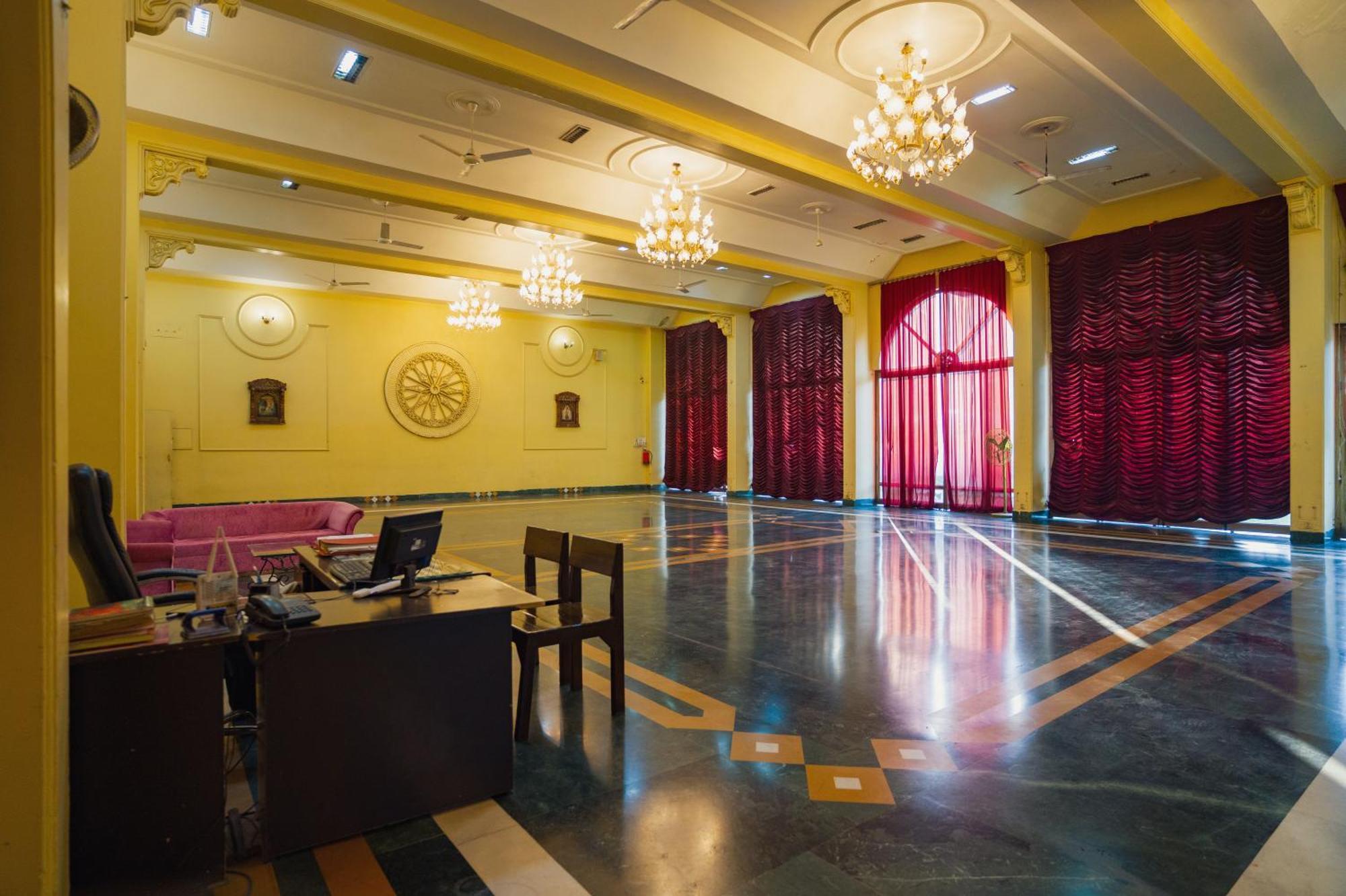 Hotel Girdhar Mahal 印多尔 外观 照片