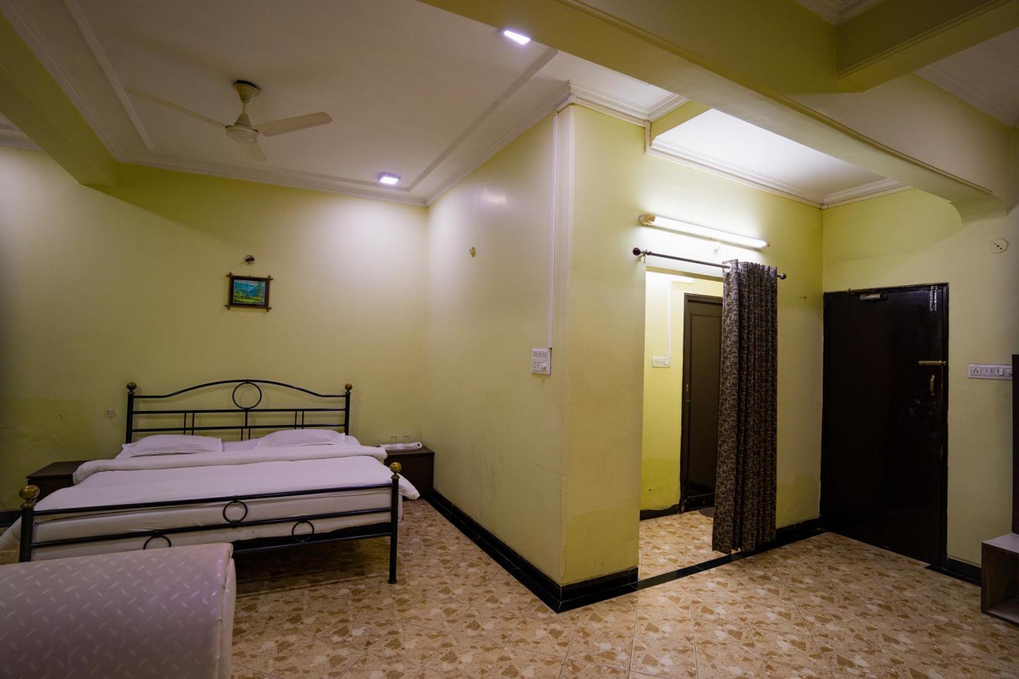 Hotel Girdhar Mahal 印多尔 外观 照片