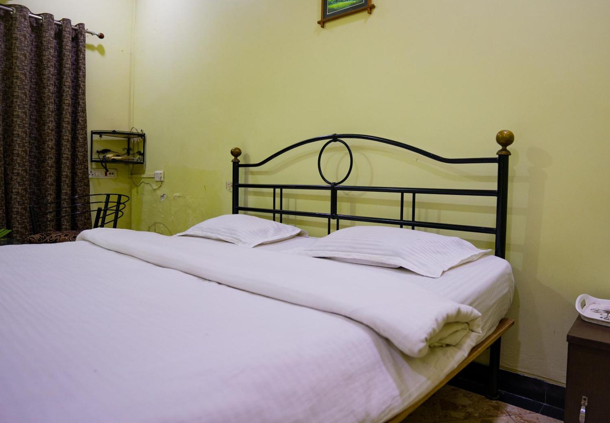 Hotel Girdhar Mahal 印多尔 外观 照片