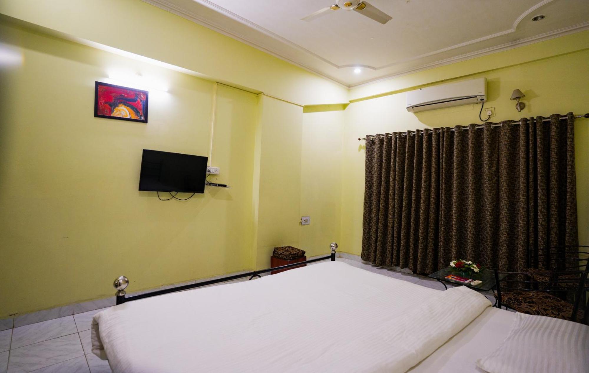 Hotel Girdhar Mahal 印多尔 外观 照片